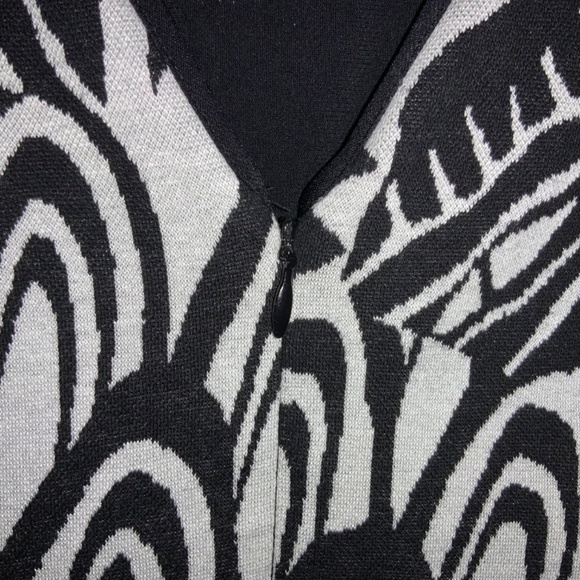 Cache Knit Jacquard Tribal Print Sheath Dress Sz L front keyhole V back - Picture 9 of 11